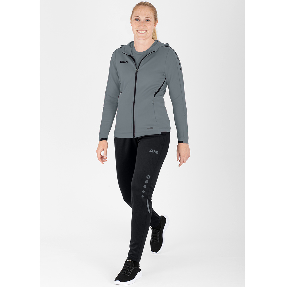 CHAQUETA DE ENTRENAMIENTO CON CAPUCHA JAKO CHALLENGE, GRIS PIEDRA-NEGRA MUJER. 